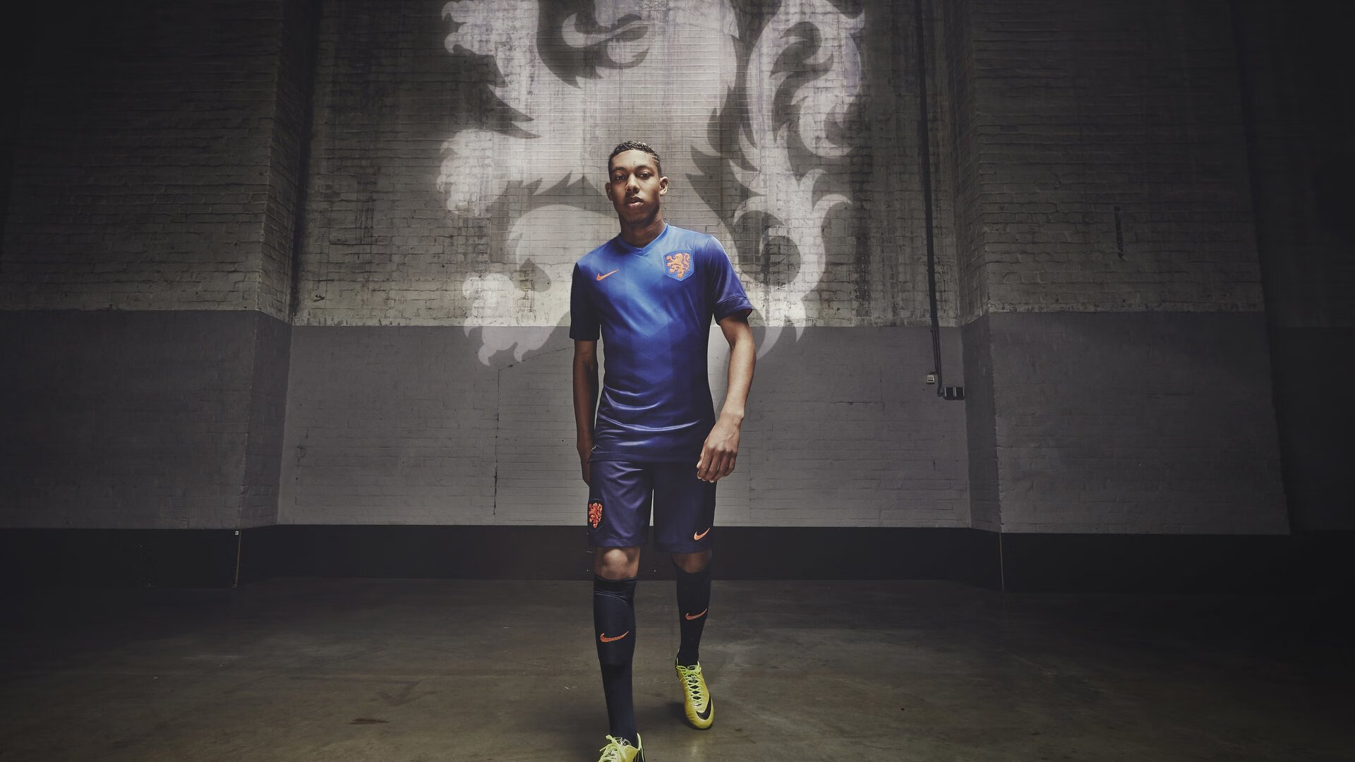 金玟哉惊艳四座铸就防线长城，马里疾风骤雨冲垮澳大利亚铁骑—足球世界里的亚洲之光与非洲狂飙